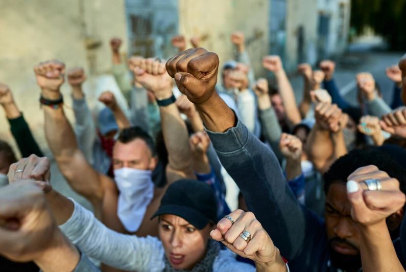 Jrdan Bardella, 28 ans, aux portes de Matignon